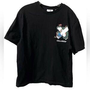 Men's Collusion X Dragon Graphic Print Logo Black Short Sleeve T-Shirt Size XL